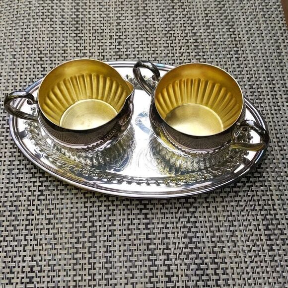 Vintage Oneida Silversmiths Cream, Sugar and Plate Set - Picture 2 of 12